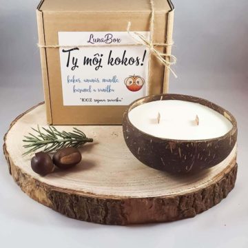 Sójová sviečka v kokosovom orechu - kokosový ostrov LunaBox